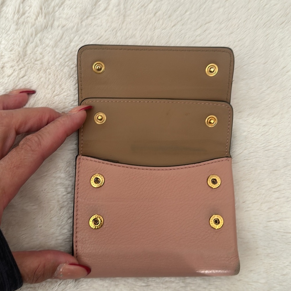 GUC 🩷 Burberry compact trifold wallet - Picture 3 of 10